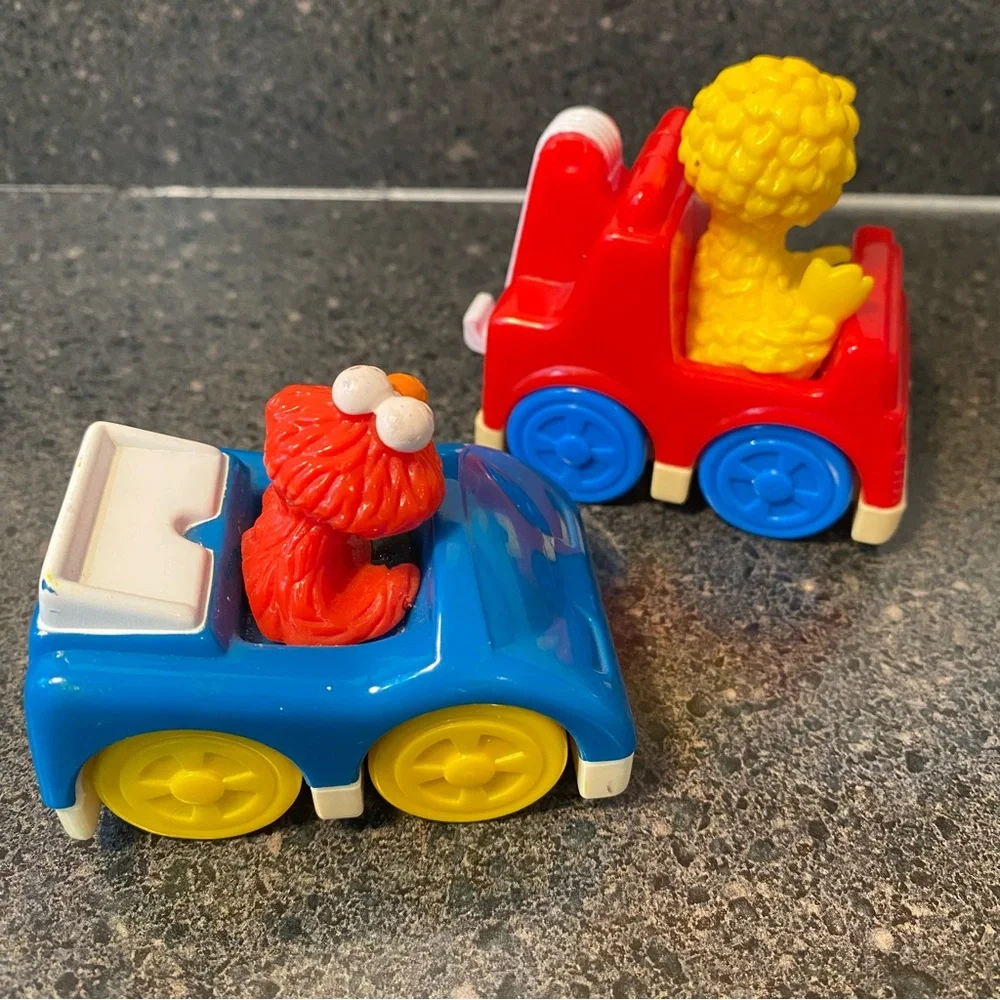 Vtg 2004 Mattel‎ Sesame Street Big Bird & Elmo Tow Truck Set- G8599 - G8601